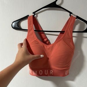 sports bra